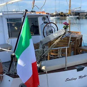  Botel Sailing Nights Boat&breakfast Italien